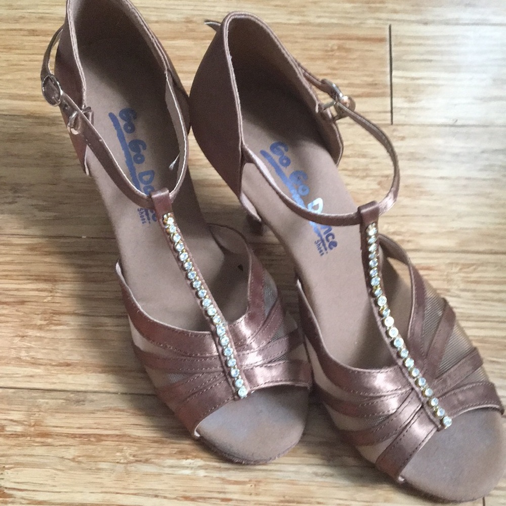 Ballroom shoes